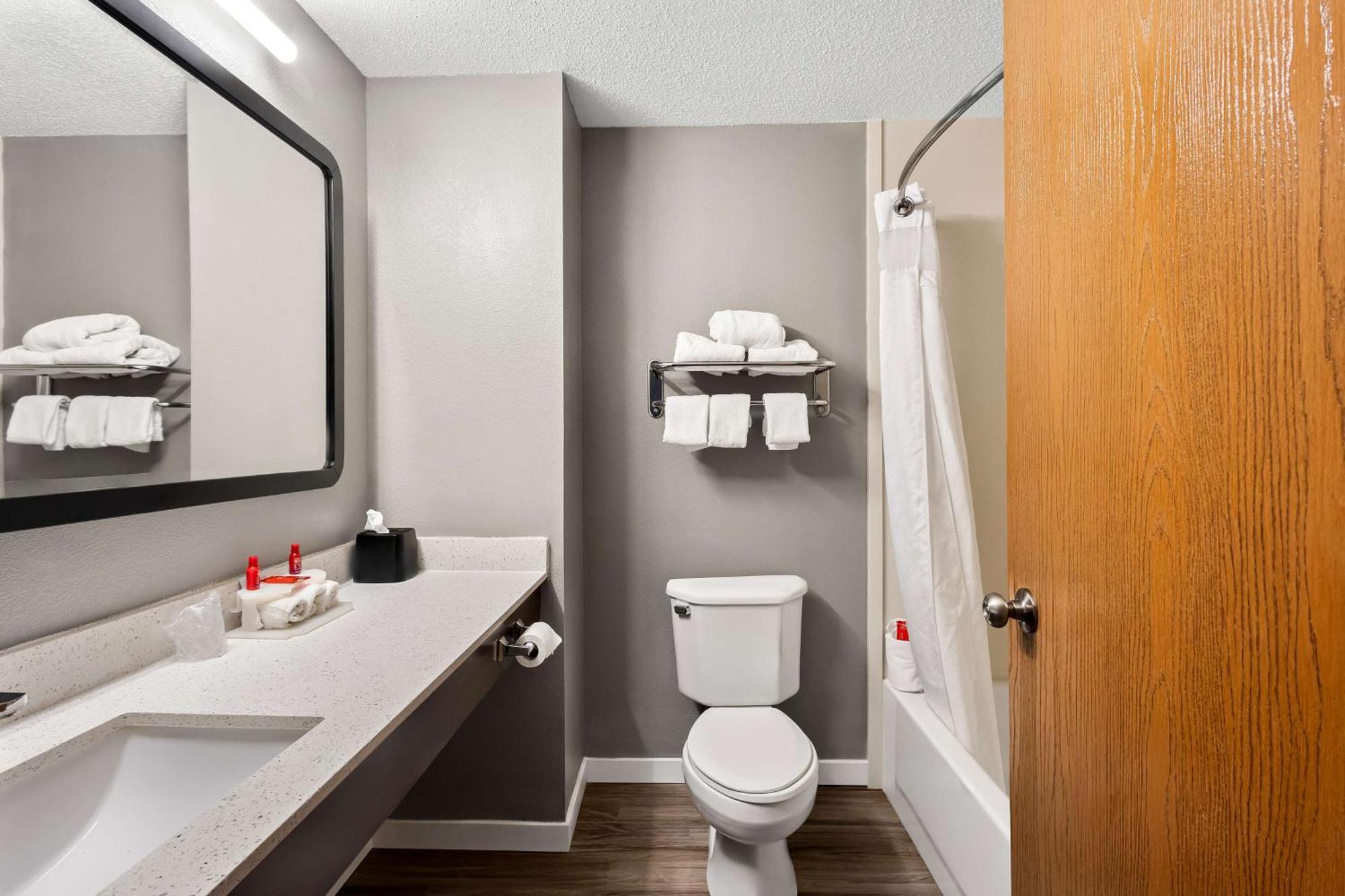 Best Western Fremont Angola I-80 90 Toll Road Екстериор снимка